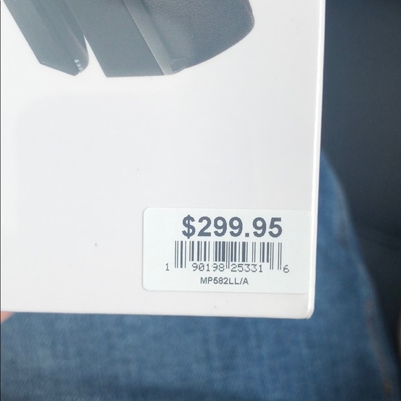 NIB Beats Solo3 Wireless Headphones - Picture 7 of 7